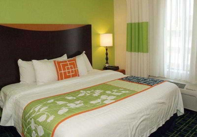 Fairfield Inn & Suites By Marriott Charleston Airport/Convention Center North Charleston Chambre photo