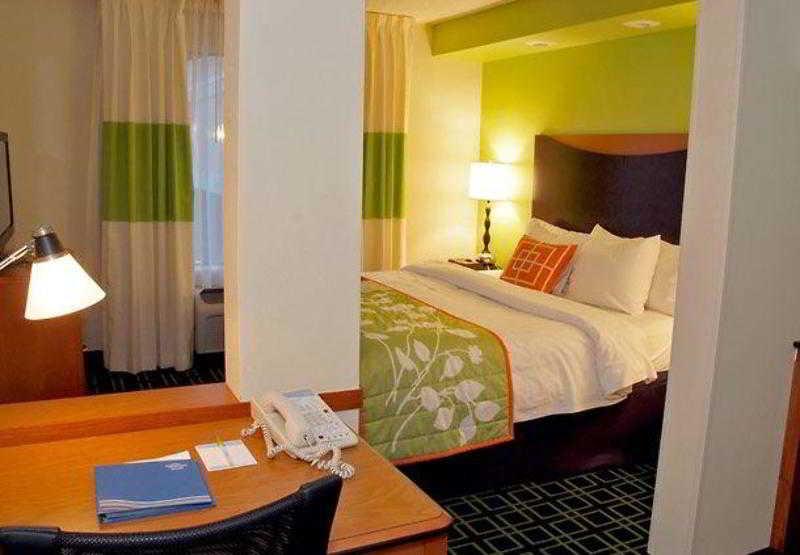 Fairfield Inn & Suites By Marriott Charleston Airport/Convention Center North Charleston Chambre photo