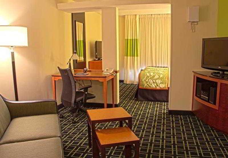Fairfield Inn & Suites By Marriott Charleston Airport/Convention Center North Charleston Chambre photo