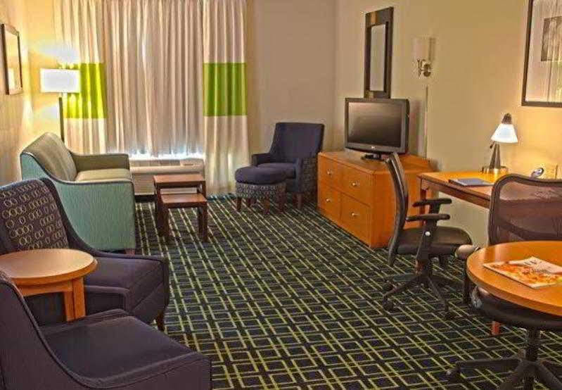 Fairfield Inn & Suites By Marriott Charleston Airport/Convention Center North Charleston Extérieur photo