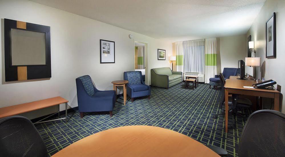 Fairfield Inn & Suites By Marriott Charleston Airport/Convention Center North Charleston Extérieur photo